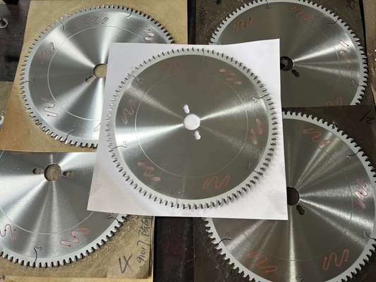Freud chất lượng TCT Saw Blade cho cắt gỗ Panel công nghiệp kích thước vòng tròn Saw Blade